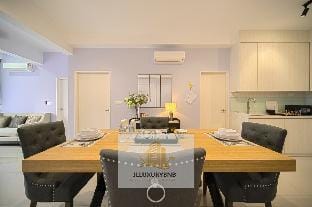 Meridin Executive Suite 2 Room (Level 23) Vacation rental in Johor