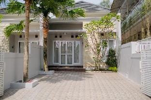 Kays Homestay Jogja Vacation rental in Special Region of Yogyakarta
