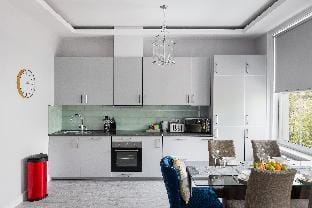 Sophisticated modern 2-bed 2-bath on Cromwell Road Apartment in City of Westminster