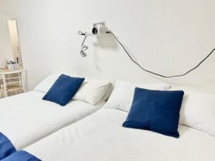 sun405 日本橋駅徒歩8分/難波エリア徒歩圏内/ダブルベッド2台/最大4名 Apartment in Osaka