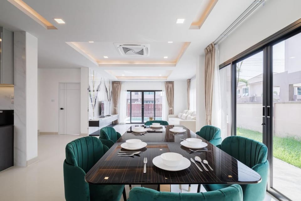 B Pattaya Villa, accommodates 6 people, 10 minutes by car to Walking Street. Apartment in Pattaya City