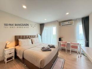 AVALYN Room Plus III - Bathtub - East Ville Apartment in Chon Buri Changwat
