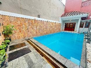 Villa Kayo Kolam Renang Private Vacation rental in Special Region of Yogyakarta