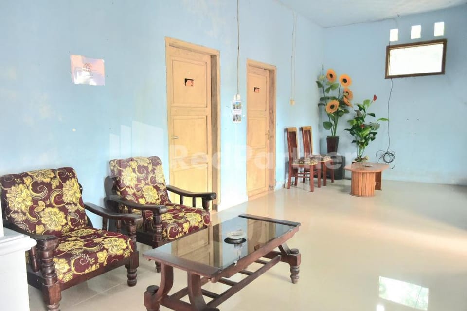 Fanta Home @ Pronojiwo Lumajang RedPartner Hotel in East Java