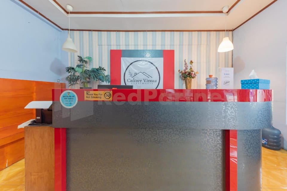 Seruni Guest House Near Alun Alun Lembang Mitra RedDoorz Hotel in Lembang