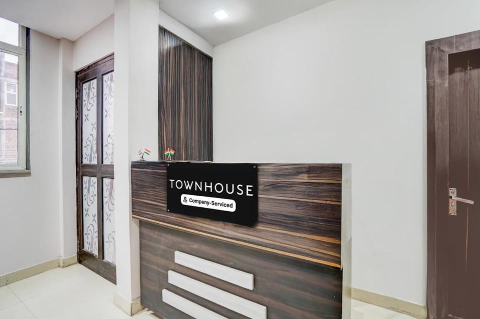 Super Townhouse Faizabad Road Opp BBD University Hotel in Nepal