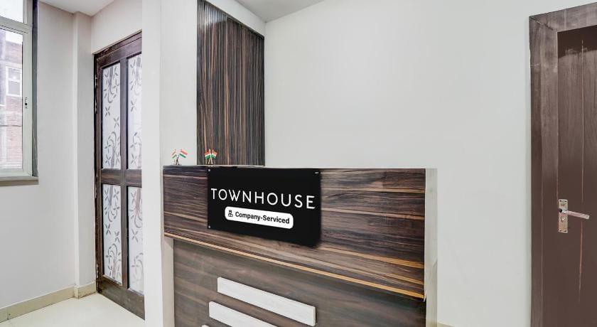 Super Townhouse Faizabad Road Opp BBD University Hotel in Nepal
