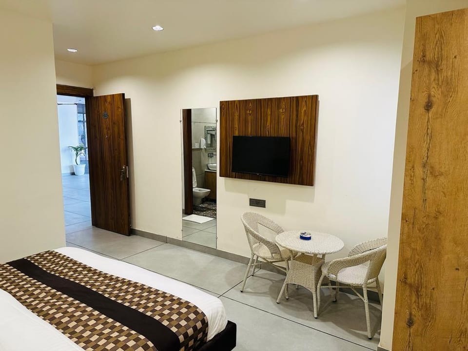 Hotel Bleu Ville Hotel in Noida