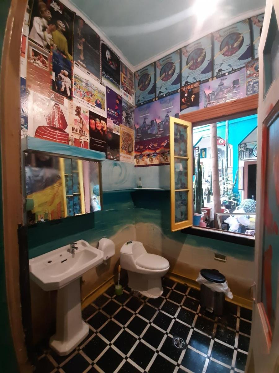 Art Hostel Casa Chaman Bed and Breakfast in Valparaiso