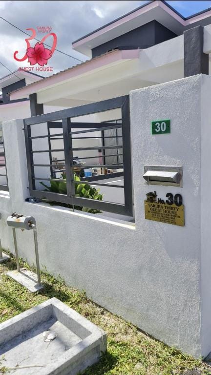 Sakura Thirty Guest House Vacation rental in Perak Tengah District