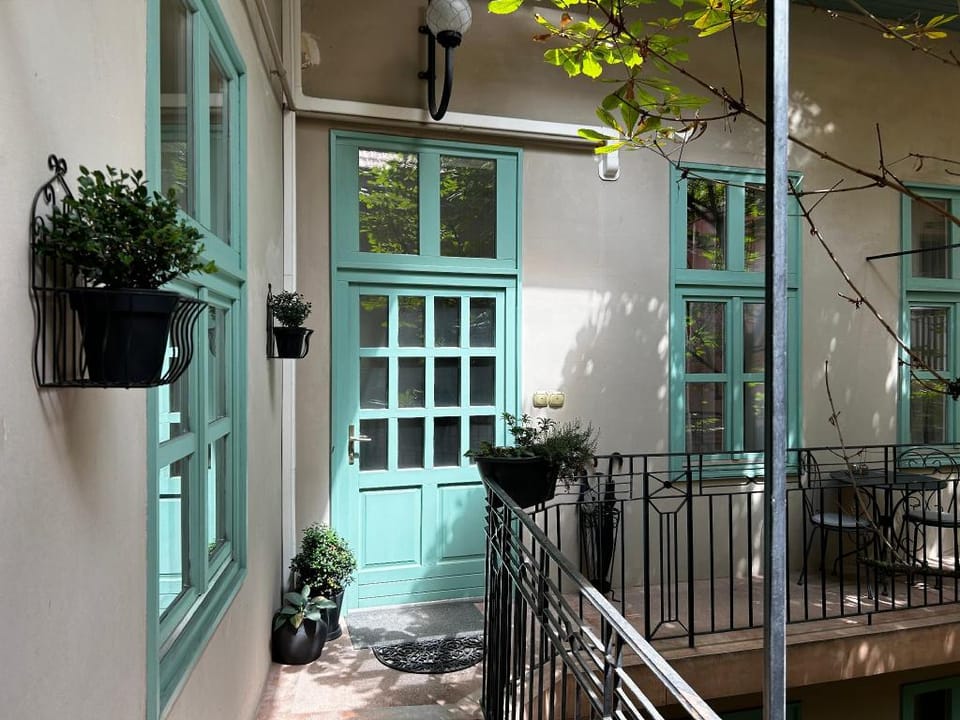 Chestnut Suite - Romantic Home Downtown Apartment in Budapest
