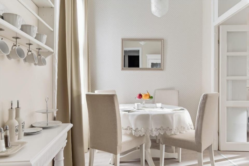 Chestnut Suite - Romantic Home Downtown Apartment in Budapest