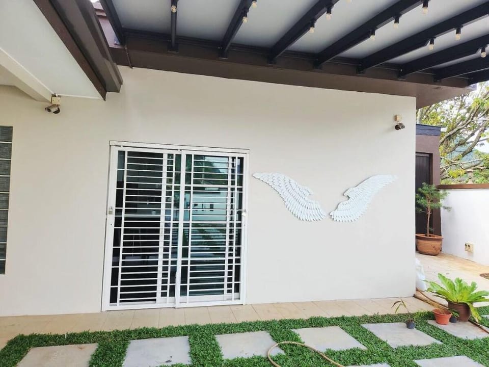 Tambun 5BR/20 pax/mahjong/karaok Vacation rental in Ipoh
