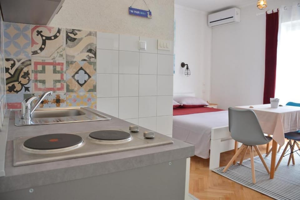 Studio Mike L Apartment in Novalja