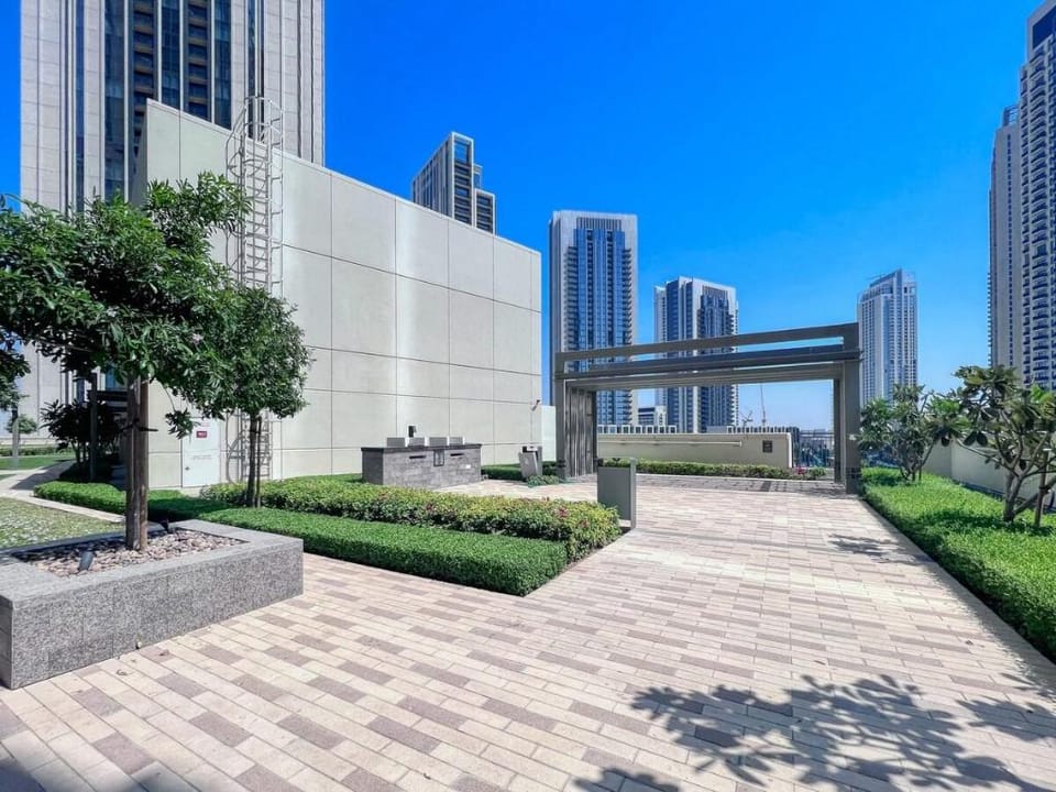 Bright 2BR, Top tower Creek Rise Vacation rental in Dubai