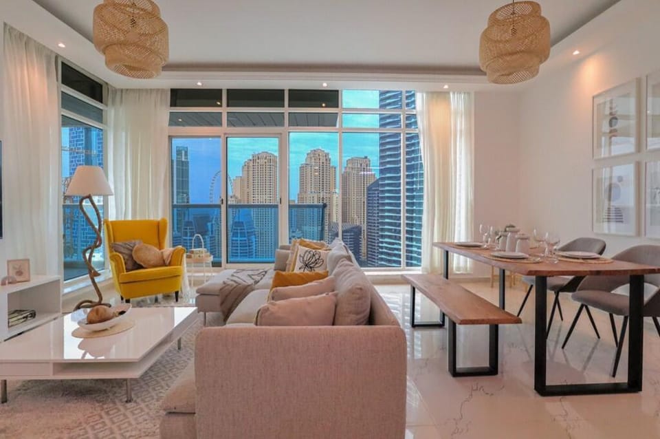 Full Marina view, gorgeous 2 BR Vacation rental in Dubai