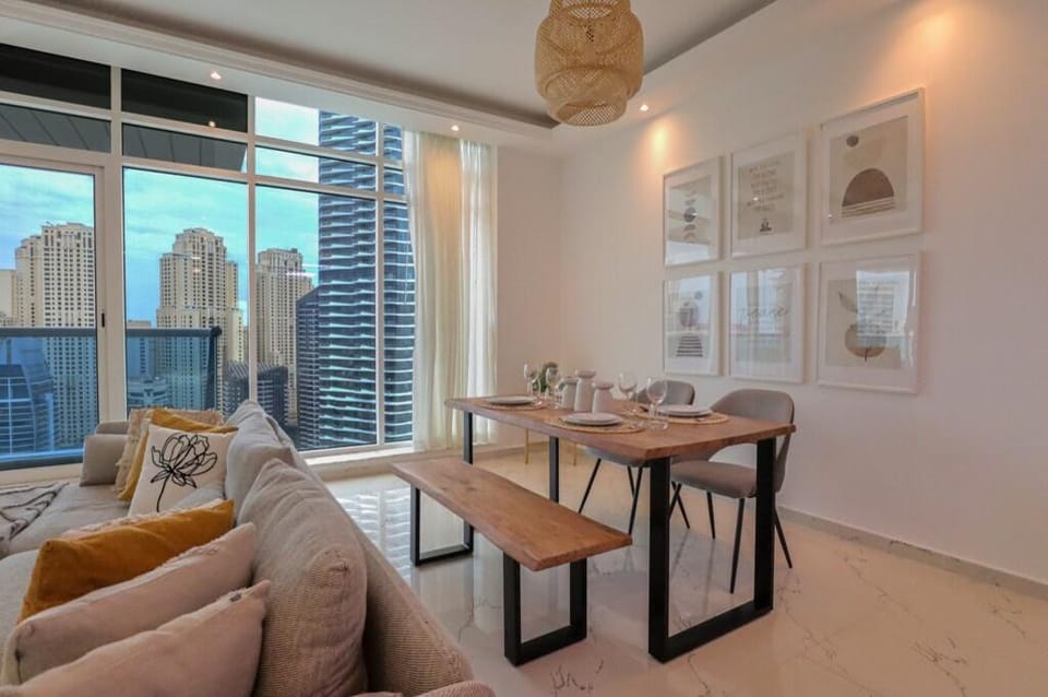 Full Marina view, gorgeous 2 BR Vacation rental in Dubai