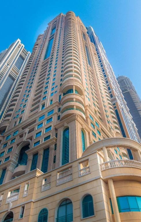 Cozy 1BR apt in Marina Crown Vacation rental in Dubai