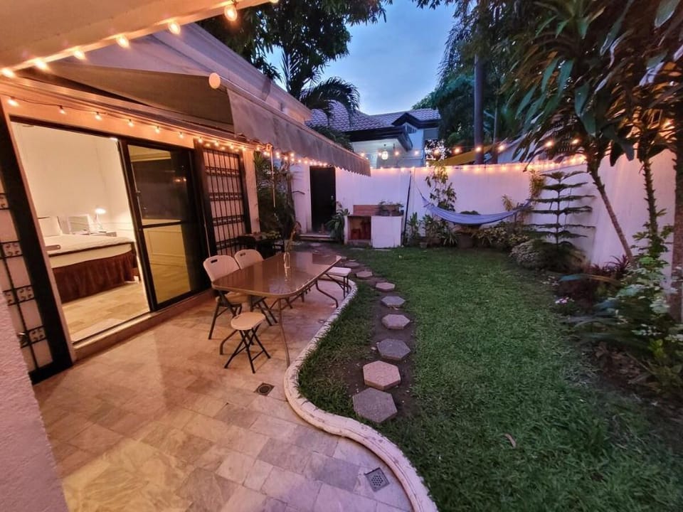 Jay's Cottage House Vacation rental in Angeles