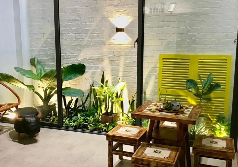 URI HOUSE/ walk to Dragon Bridge/ 5'drive MYKHE Apartment in Da Nang