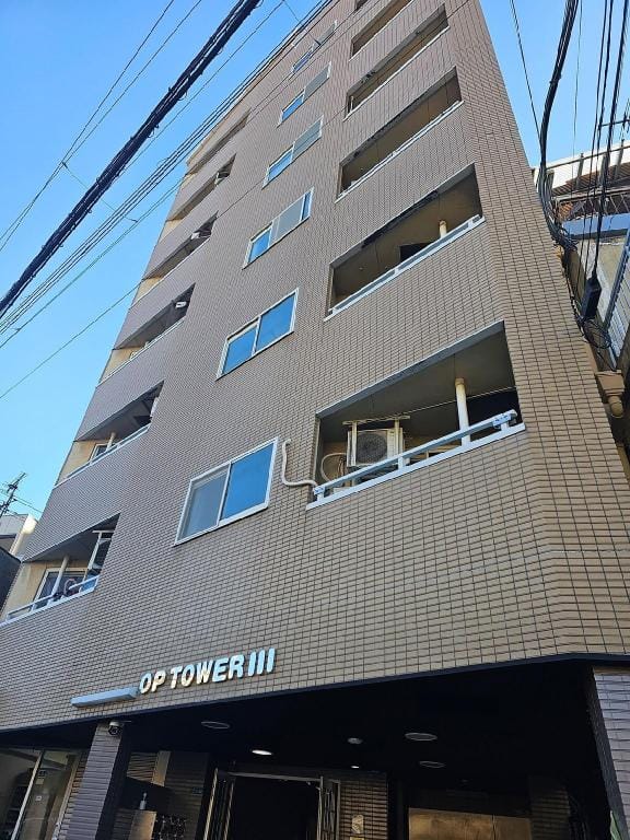 全新裝修,大阪今宮駅旁,徒步3分鐘 ,電車一站到難波 なんば駅,OPTowerIII 2/F,A Vacation rental in Osaka