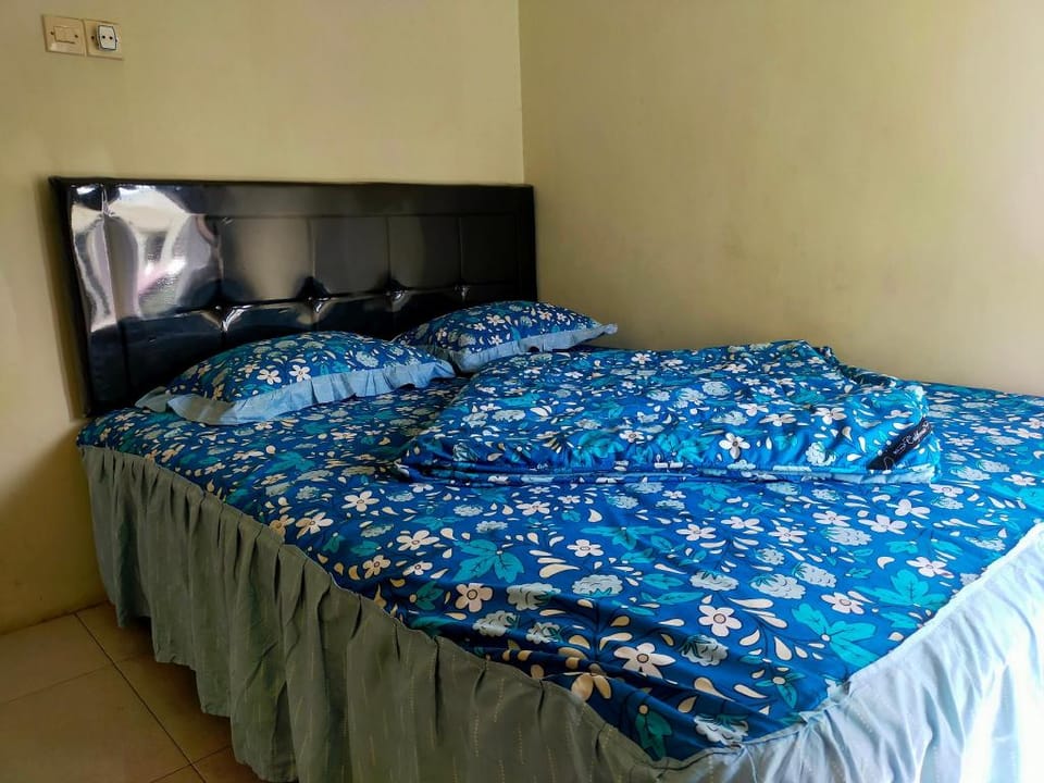 Standard Room 5min Walk to the Entrance Gate Bromo Apartment in East Java