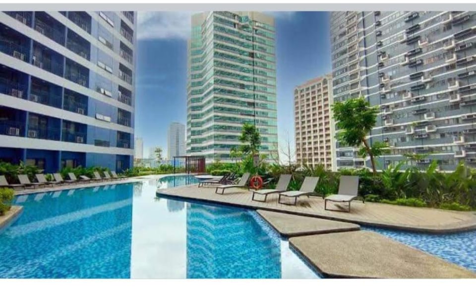 Greg's Corner Apartment in Pasay