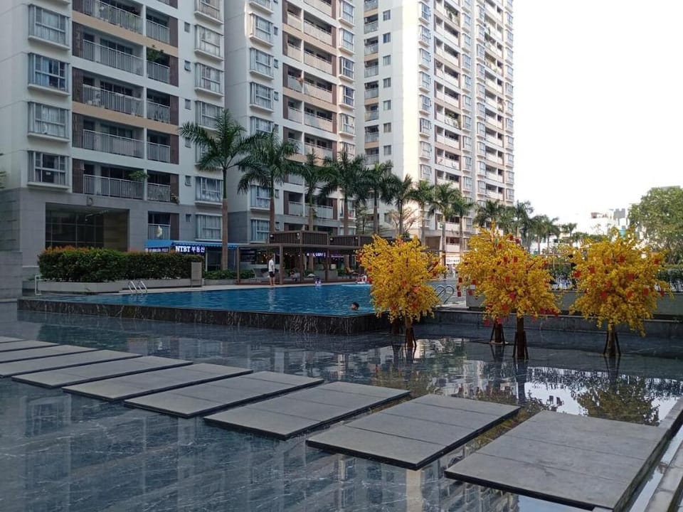 Luxury 2-BR Apt,SECC,FV Hospital, Crescent Mall Apartment in Ho Chi Minh City