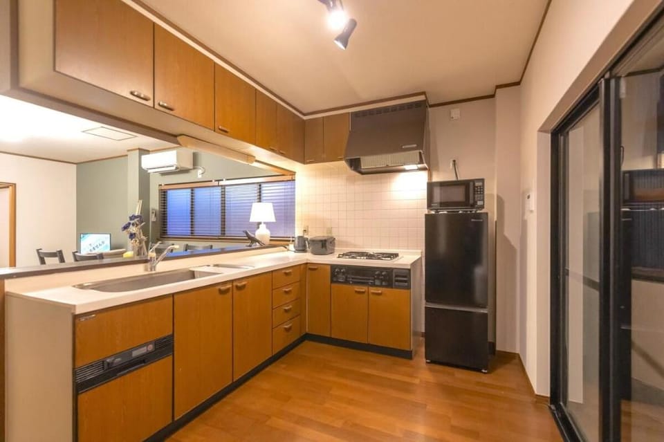 Closest apt to Universal Studios with space for 8p Apartment in Osaka