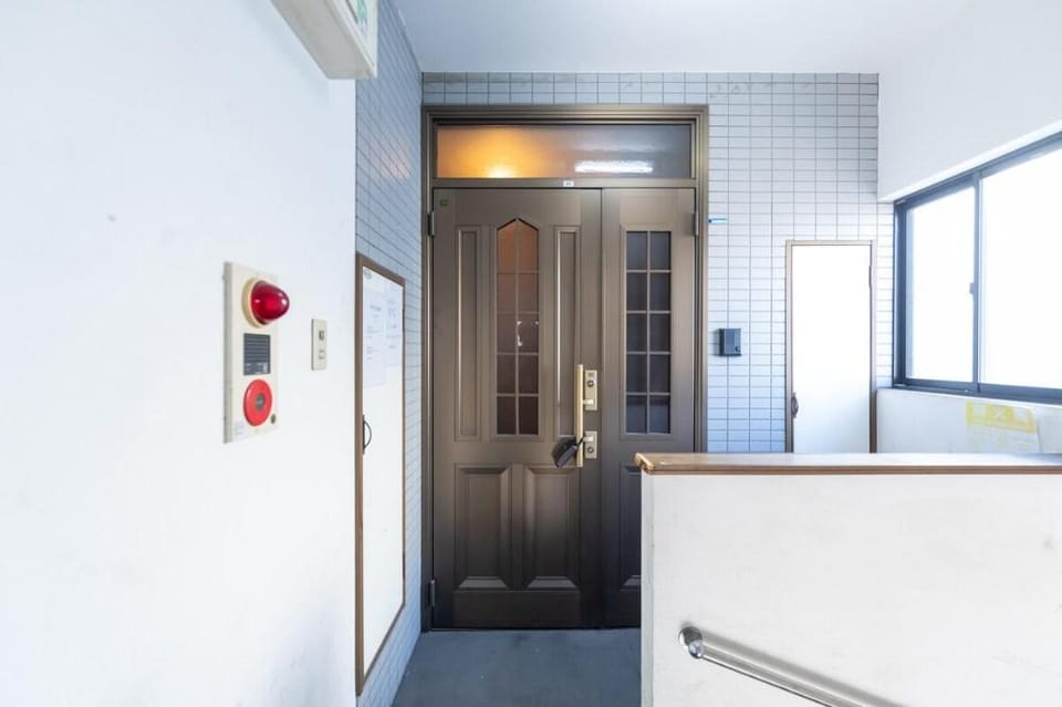 Closest apt to Universal Studios with space for 8p Apartment in Osaka