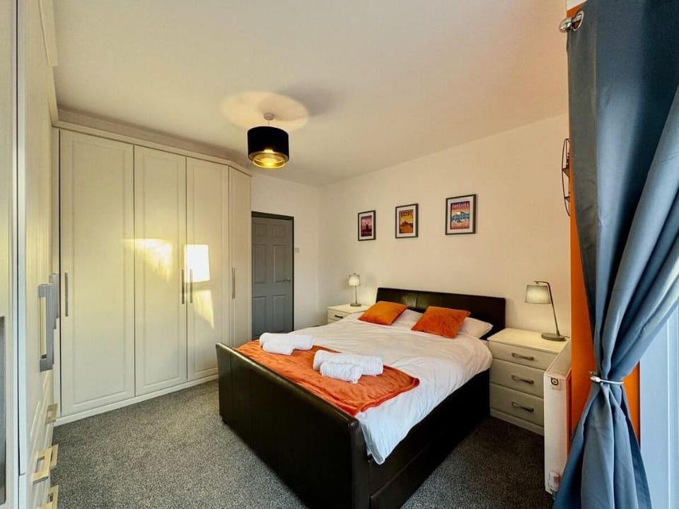 Crow Hill House - Contractors or Family Holidays Vacation rental in Cleethorpes