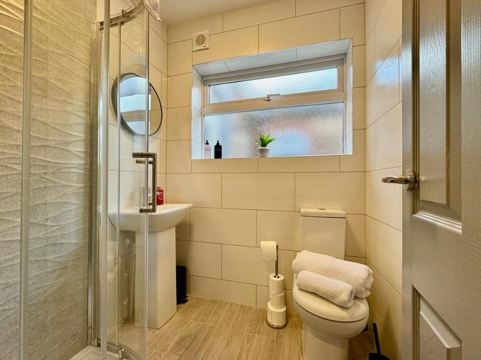 Crow Hill House - Contractors or Family Holidays Vacation rental in Cleethorpes