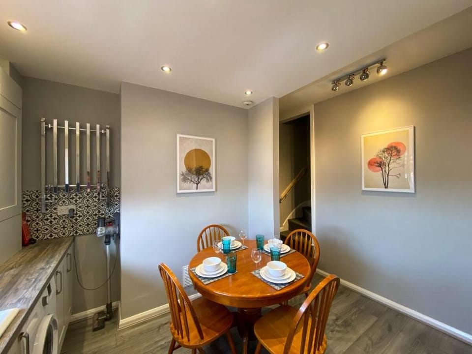 Waterloo House -  Contractors or Family Holidays  Vacation rental in Nottingham