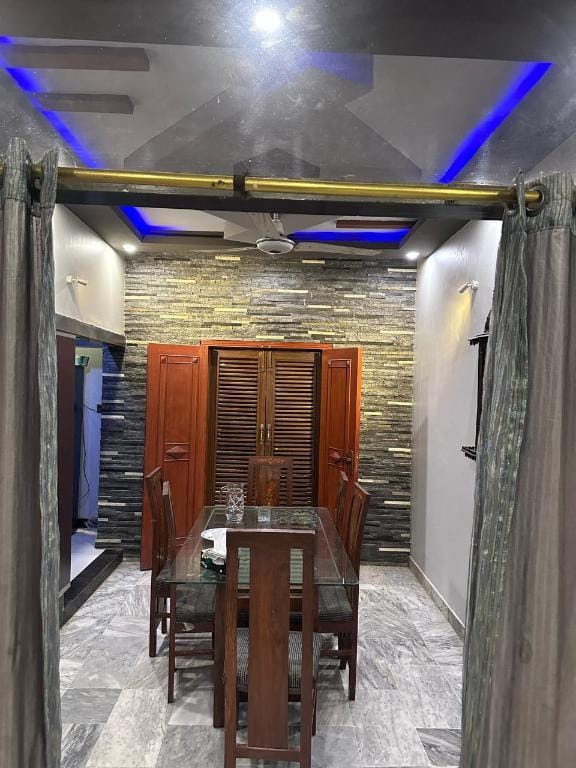 Traveler's Home 2br Villa in Gulshan Iqbal blk 7 Vacation rental in Karachi