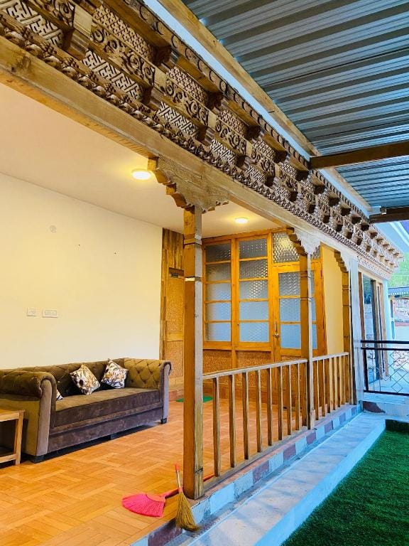 Sakti Villa- Double Bedroom with Mountai View. Villa in India
