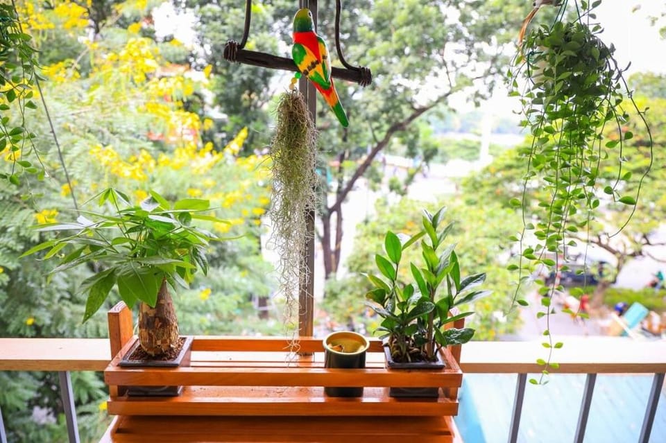 PROMO! Domino Home Bancolny Lake view, new house, Vacation rental in Hanoi