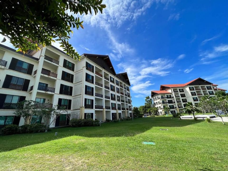 Seascape Karambunai Home - Amazing sea front view! Vacation rental in Kota Kinabalu