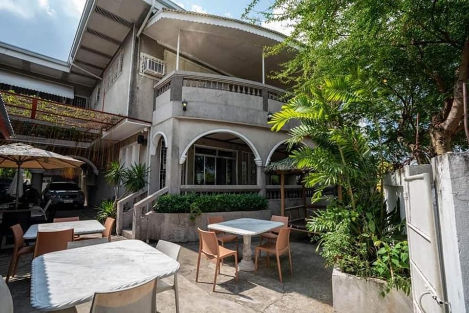 Legacy Mansion Pension House (deluxe) Vacation rental in Iloilo City