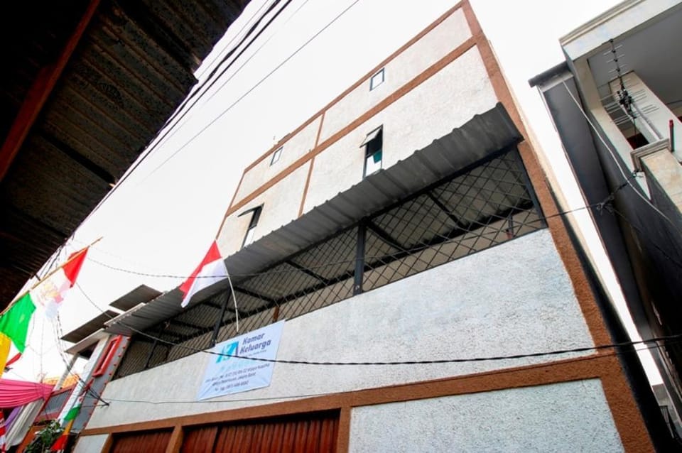 Budget Stay Modern Daan Mogot Indosiar Jakbar Vacation rental in Jakarta