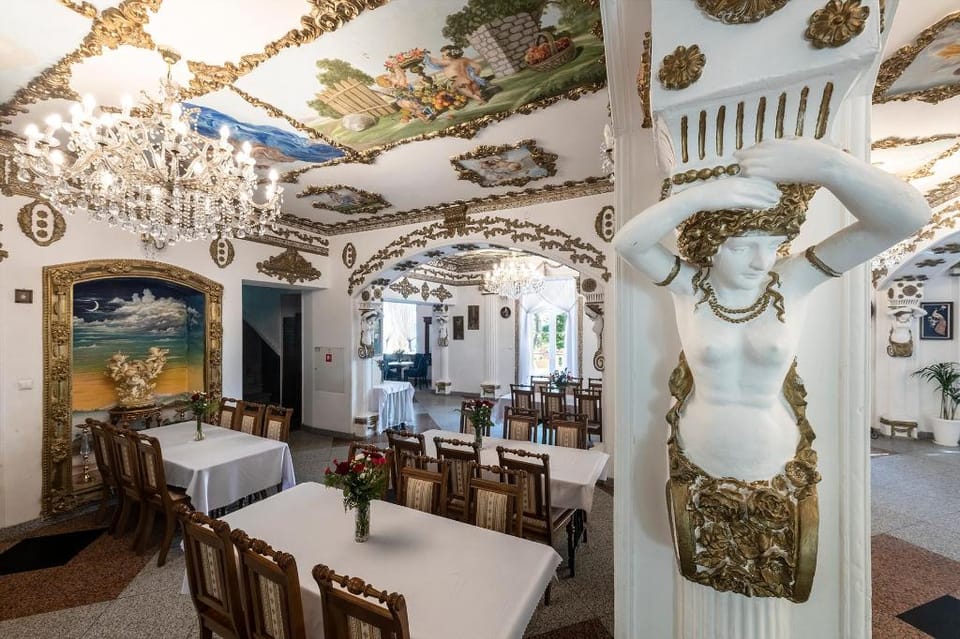 Hotel Pałac Tarnowskich Apartment in Poland