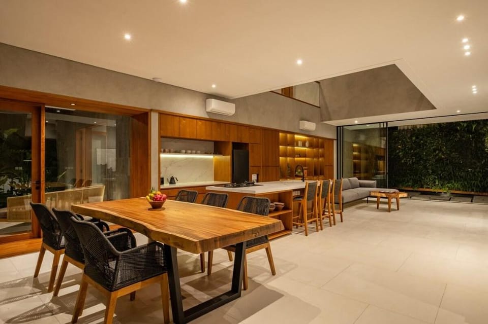 The Frame combines modern design with nature. Villa in North Kuta