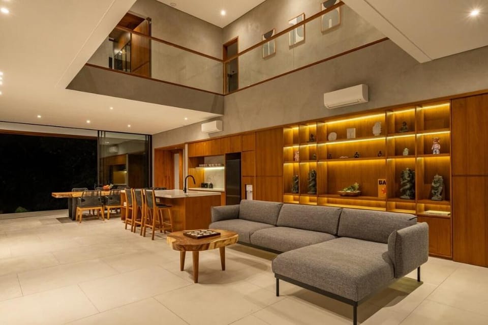 The Frame combines modern design with nature. Villa in North Kuta