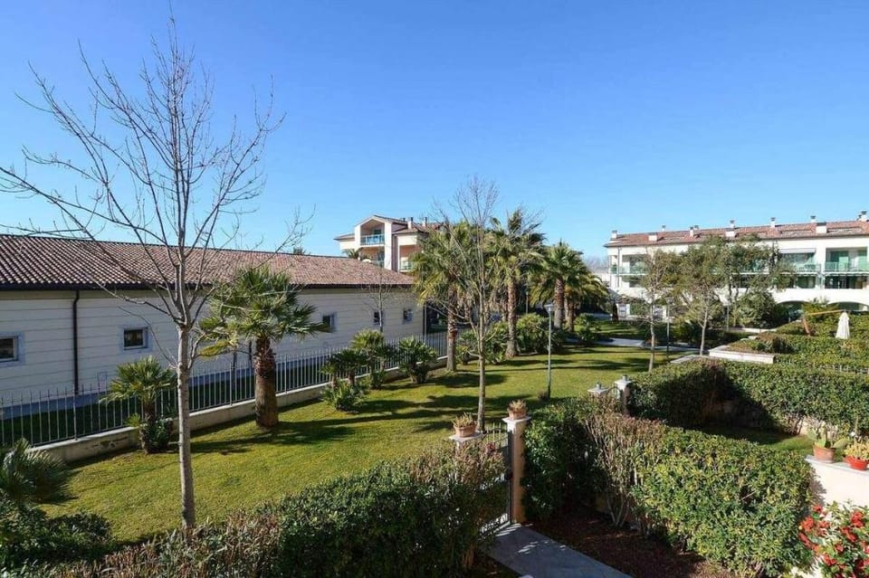 Three-room apartment with two balconies overlookin Apartment in Forte dei Marmi