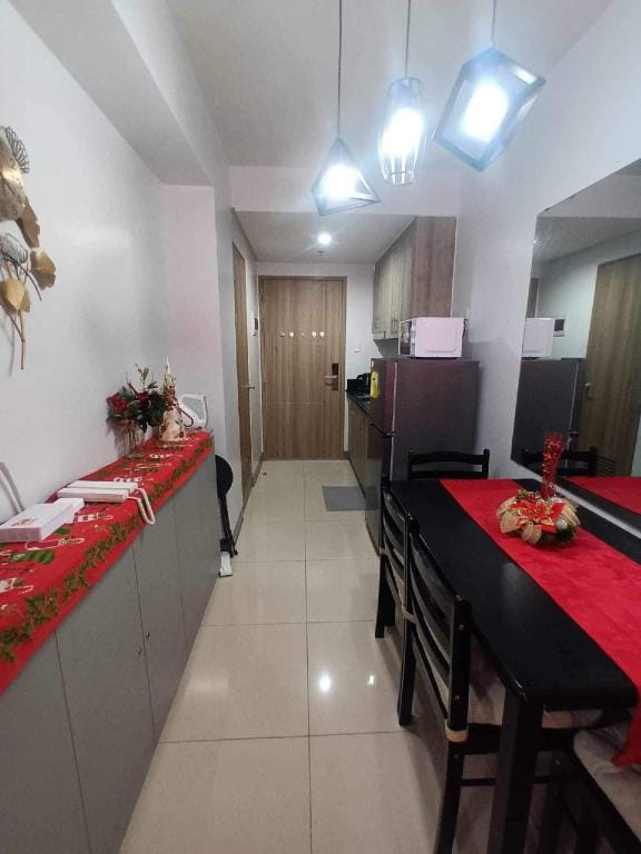 Staycation near MOA  by Cozypura with Pay Parking Apartment in Pasay