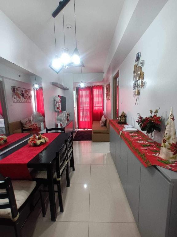 Staycation near MOA  by Cozypura with Pay Parking Apartment in Pasay