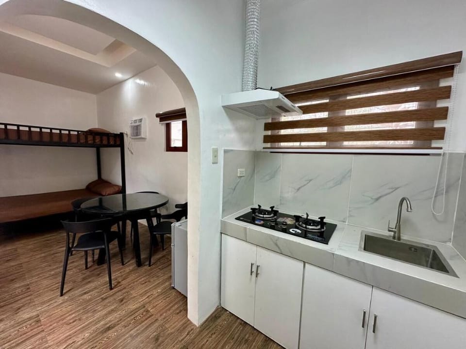 Solstice Suites -Eliah Jade Suite (good for 5 pax) Vacation rental in Tagaytay