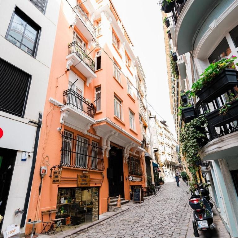Galata'nın kalbinde tarihi daire Apartment in Istanbul