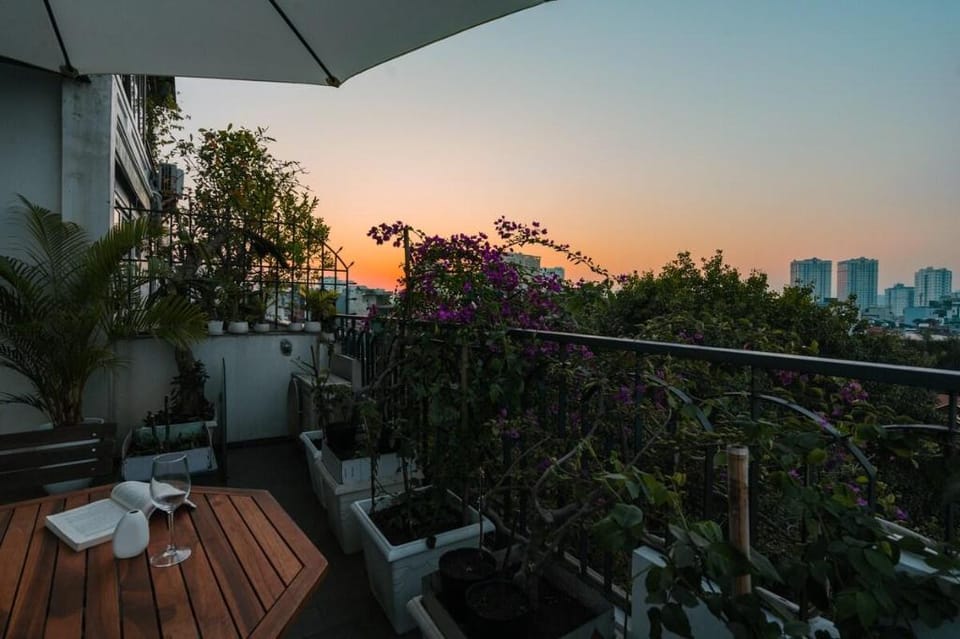 FAMILIA WESTLAKE BUIDING - The Best for BigGroup Vacation rental in Laos