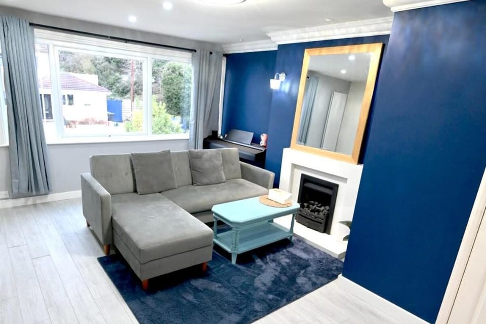 Stylish home in Warwick with parking & EV charger Vacation rental in Warwick
