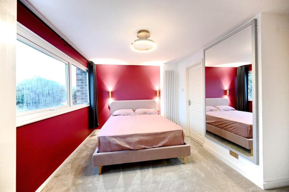 Stylish home in Warwick with parking & EV charger Vacation rental in Warwick